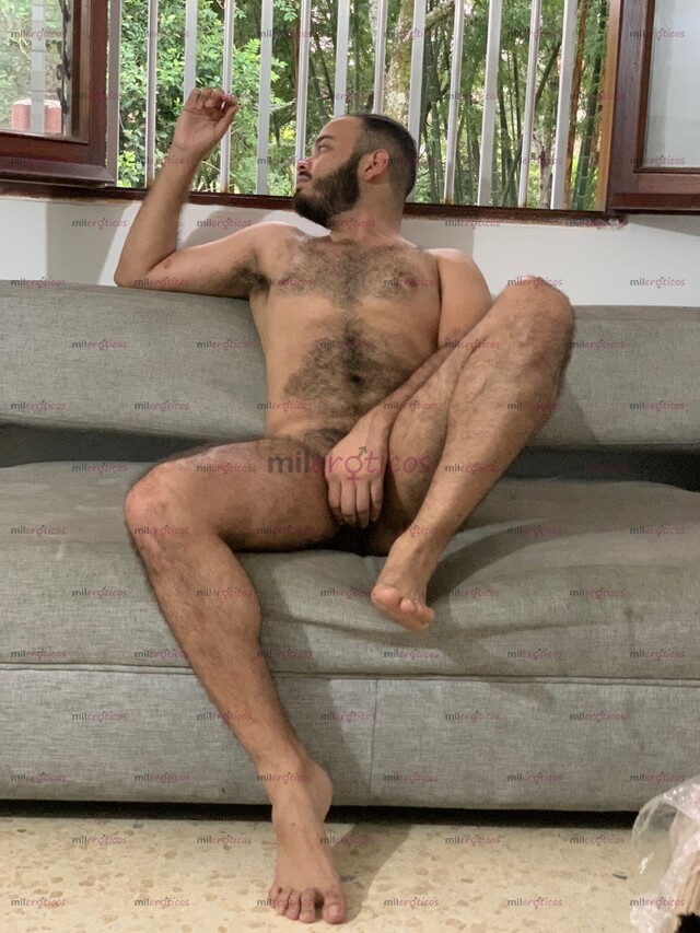 FOTOS DE PELUDO, JOVEN, COMPLACIENTE, TROZO , MACHO, PIERNON