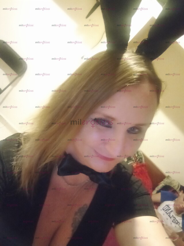 FOTOS DE HERMOSA, SIMPÁTICA Y EXTROVERTIDA ALEMANA EN LA CIUDAD