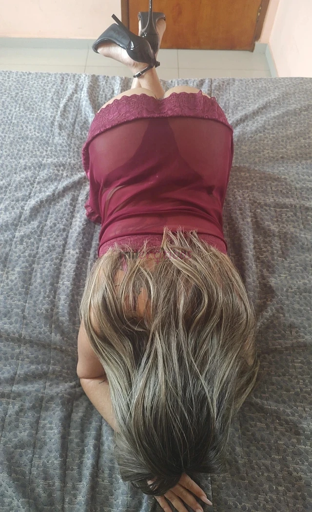 Ola meu amor prazer eu sou a mel uma acompanhante de 39 anos sou loira com marquinhas pele bronzeada macia e muito cheirosa meus seios sao naturais se...