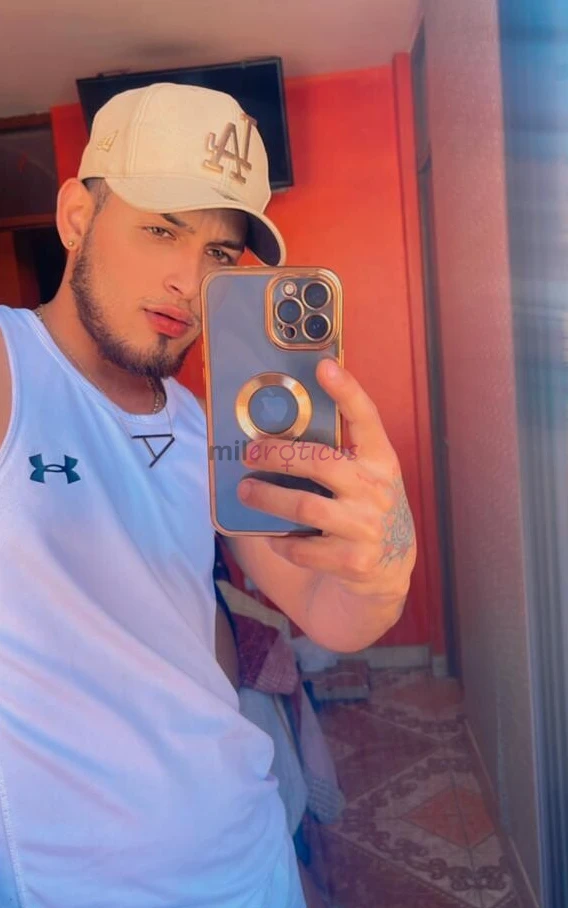 Hola mucho gusto soy de piel trigueno dispuesto a complacerte en mis servicios te ofrezco besos abrazos caricias morbo masajes penetracion fetiches fa...