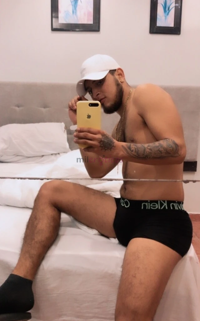 Hola mucho gusto soy de piel trigueno dispuesto a complacerte en mis servicios te ofrezco besos abrazos caricias morbo masajes penetracion fetiches fa...