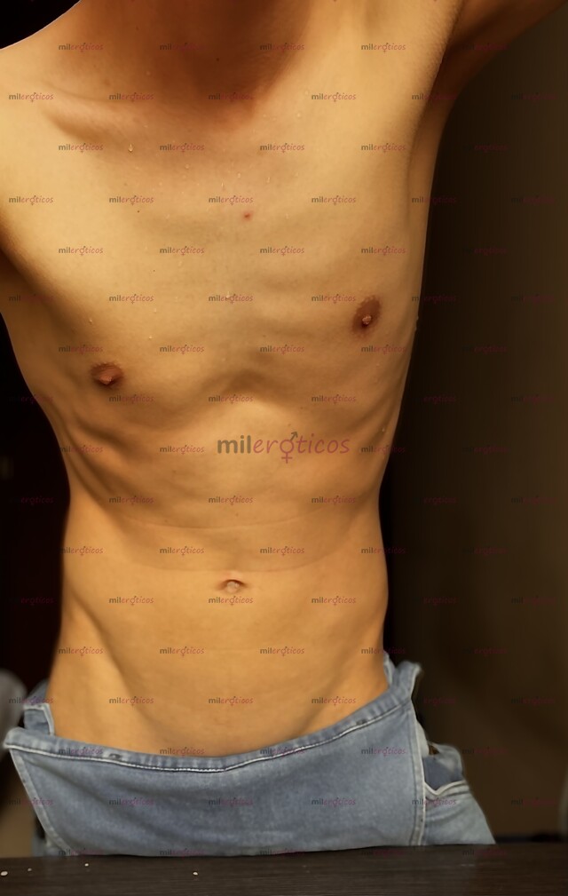 FOTOS DE JOVEN VERSÁTIL COLOMBIANO 25 AÑOS MUY SERIO Y DISCRETO