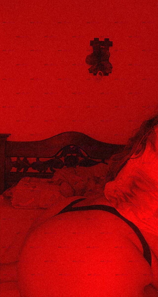 FOTOS DE HOLA AMOR ME LLAMO YULI CON 22 AÑOS UNA HERMOSA MORENA