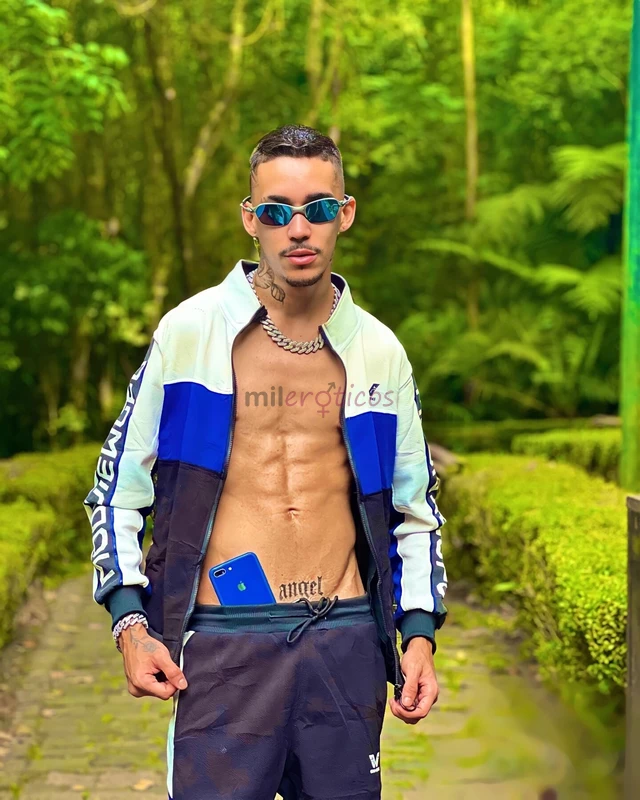 Tenho 25 anos educado atencioso e uma otima companhia para voce que procura algo alem de somente sexo acompanhante completo sem duvidas esse pauzudo e...