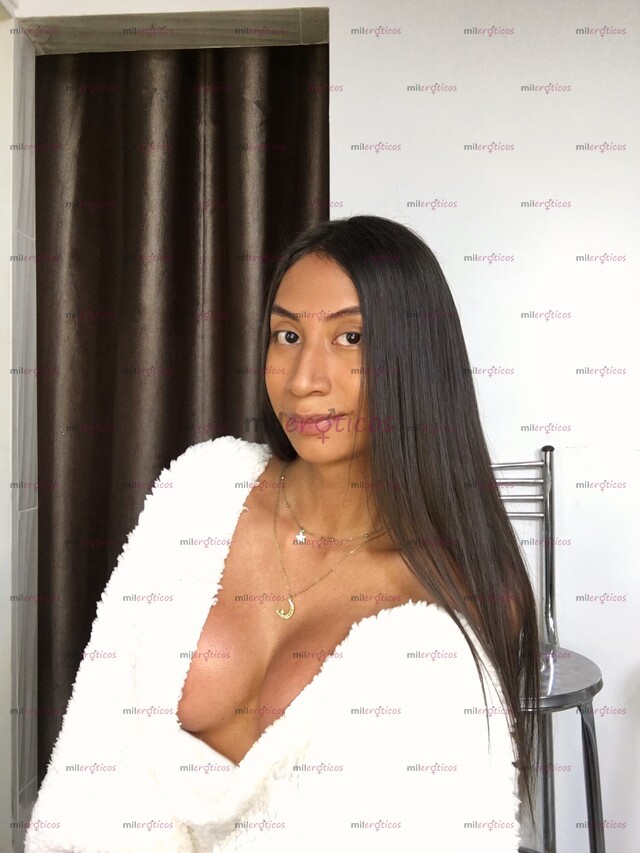 FOTOS DE LAURA RODRIGUEZ CHICA TRANS JOVEN CARIÑOSA Y ANSIOSA POR TU RICA VERGA.