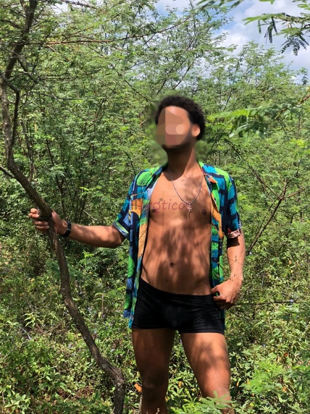 Ola sou um novinho lindo e agradavel e dote grande e grosso com um corpo saliente e uma massagem mais que satisfatoria bom ouvinte boa companhia e mui...