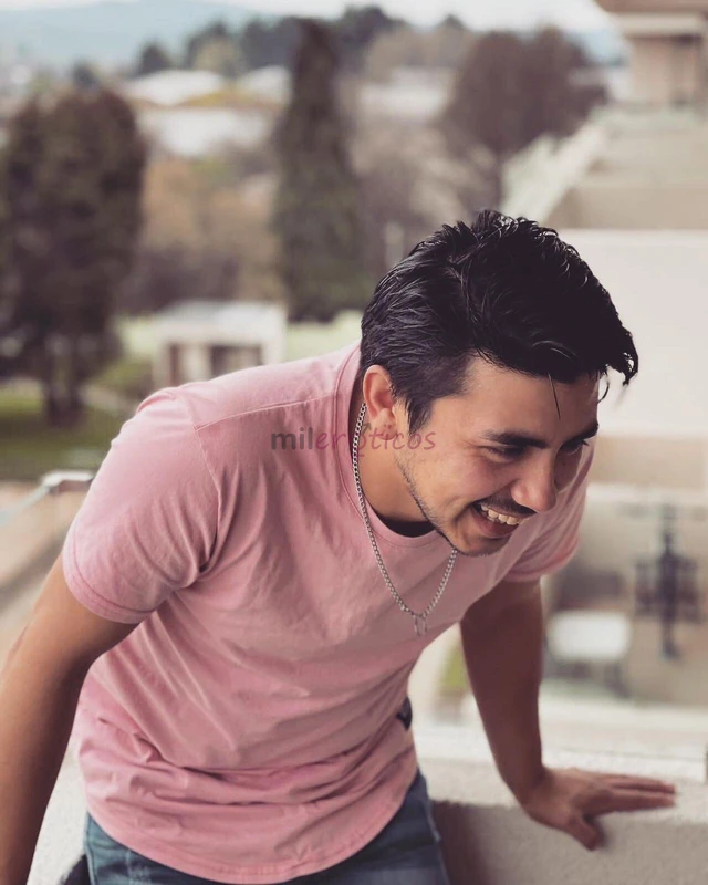 Hola mi nombre es aaron 27 anos soltero simpatico risueno amable y atento son algunas de las cosas que me caracterizan estoy disponible para ser varon...