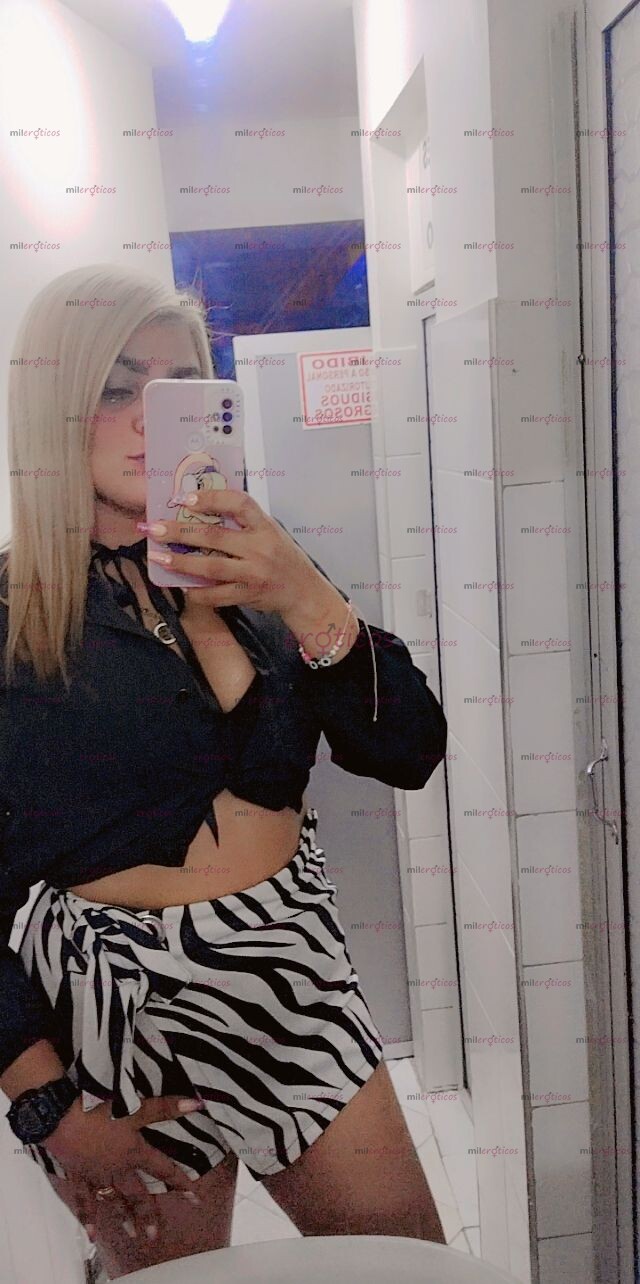 FOTOS DE LINDA RUBIA CON GANAS DE COMPLACERTE Y PASARLA BIEN MI VIDA