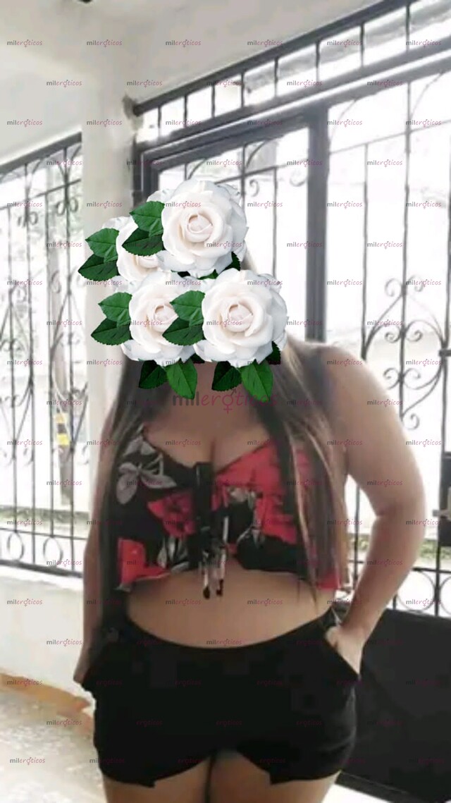 FOTOS DE CRISTAL DISPUESTA A COMER LECHE Y DEJAR QUEE LLENES DE LECHE DONDE QUIERA