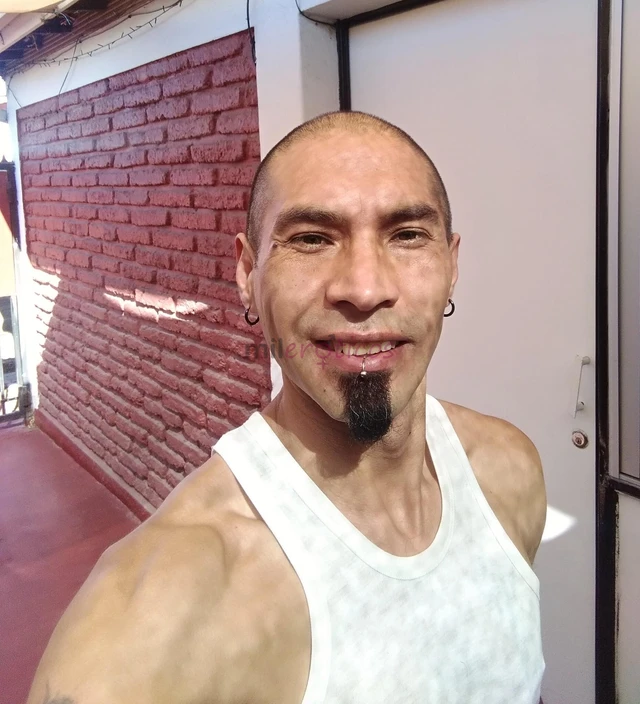 Hombre de 42 anos contextura delgada pero atletica morenito calvo por opcion con una dotacion de 20 cms esta en busqueda de mujeres que deseen cumplir...