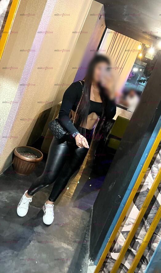 FOTOS DE NOVEDA SCARLETT UNA NIÑA DE TAN SOLO 20 AÑITOS COMPLACIENTE