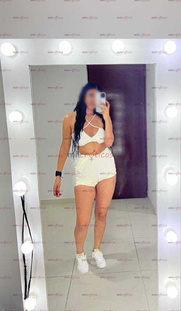 FOTOS DE NOVEDA SCARLETT UNA NIÑA DE TAN SOLO 20 AÑITOS COMPLACIENTE