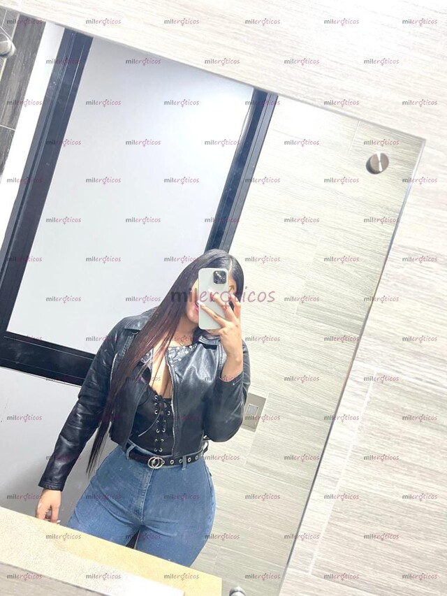 FOTOS DE NOVEDA SCARLETT UNA NIÑA DE TAN SOLO 20 AÑITOS COMPLACIENTE