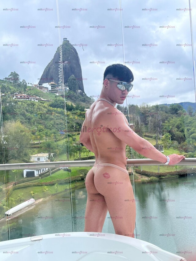 FOTOS DE CHICO EXTROVERTIDO Y CALIENTE A TODO RATO