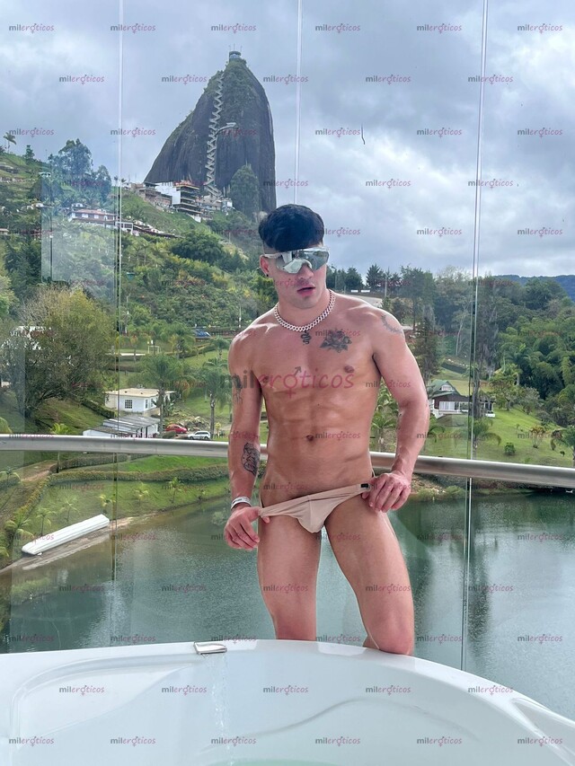 FOTOS DE CHICO EXTROVERTIDO Y CALIENTE A TODO RATO