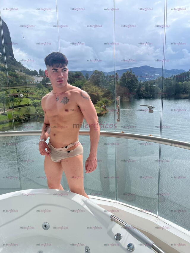 FOTOS DE CHICO EXTROVERTIDO Y CALIENTE A TODO RATO