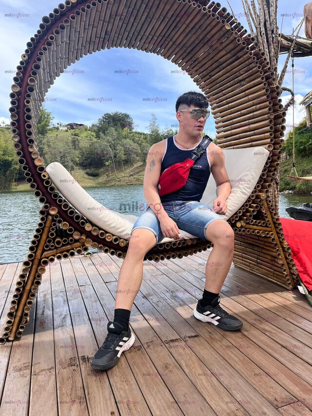 FOTOS DE CHICO EXTROVERTIDO Y CALIENTE A TODO RATO