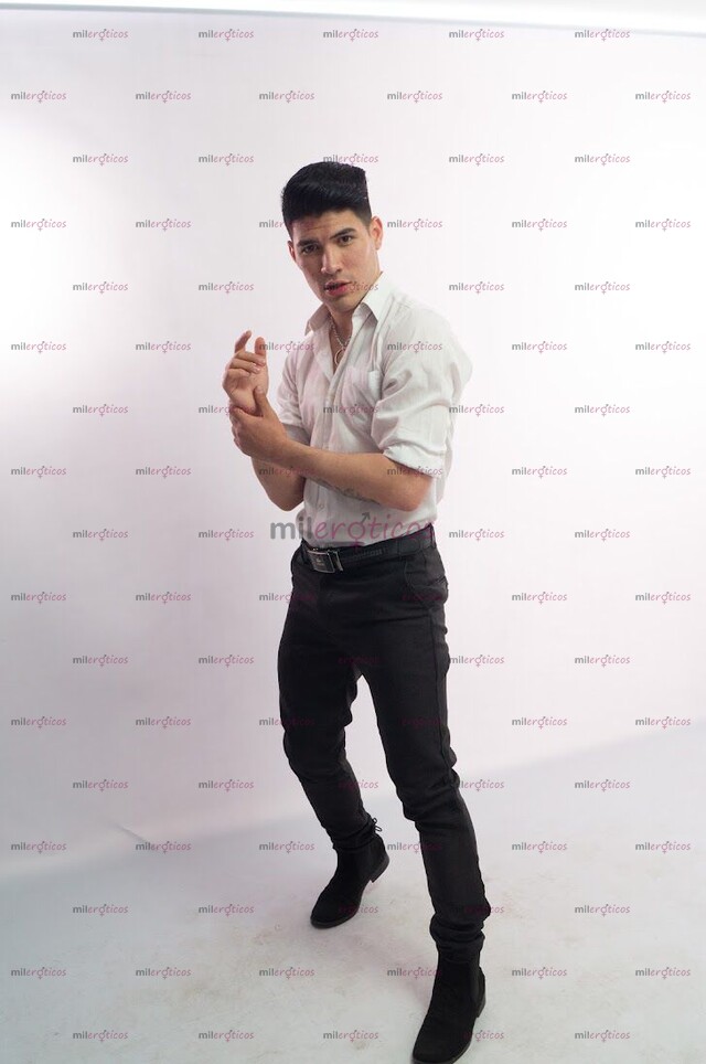 FOTOS DE CHICO EXTROVERTIDO Y CALIENTE A TODO RATO