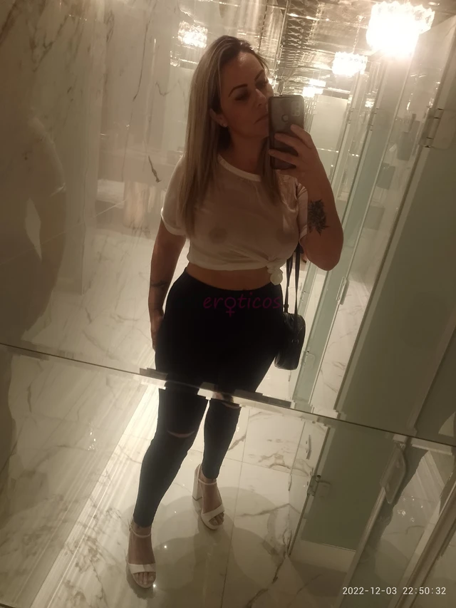 Ola prazer me chamo stella mattos sou de curitiba estou de passagem por aqui esperando um homem bem resolvido e com apetite gosto de dar prazer e tbm...