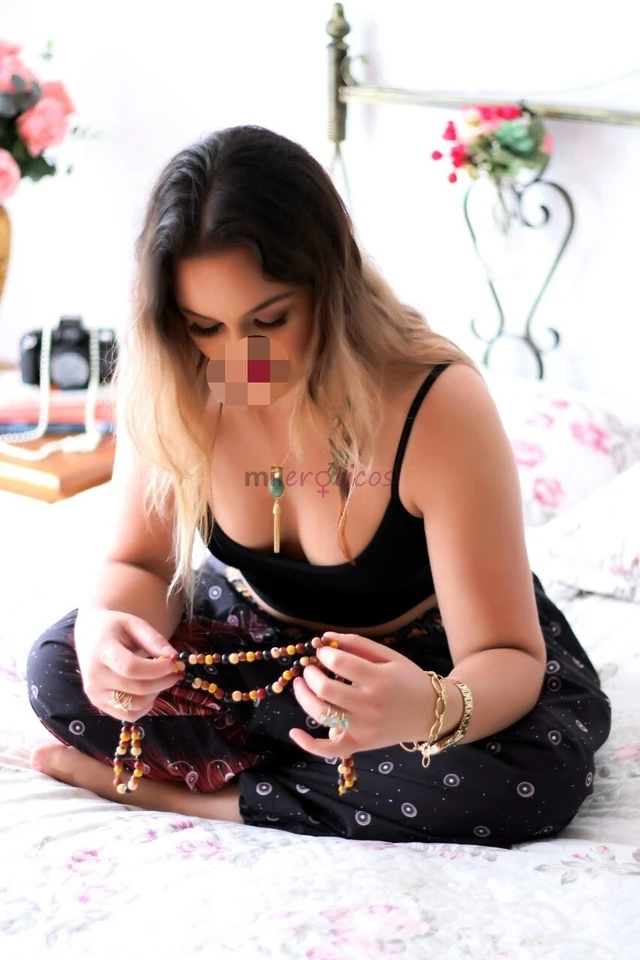 Voce que procura uma massoterapeuta sem frescura massagem nuru sensual mix erotica tantrica inversao e prostatica prazer me chamo naomy uma linda mulh...
