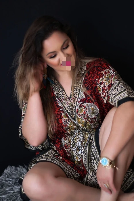 Voce que procura uma massoterapeuta sem frescura massagem nuru sensual mix erotica tantrica inversao e prostatica prazer me chamo naomy uma linda mulh...