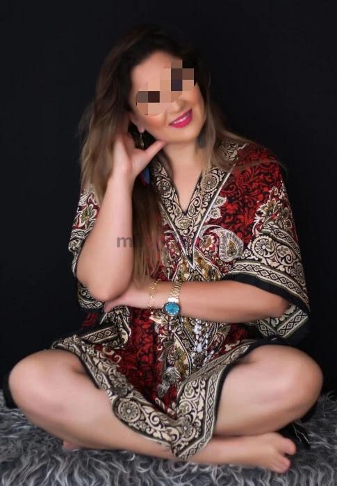 Voce que procura uma massoterapeuta sem frescura massagem nuru sensual mix erotica tantrica inversao e prostatica prazer me chamo naomy uma linda mulh...