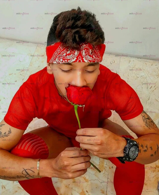 FOTOS DE UN CHICO VERSATIL QUE TE DARA UN GRAN SEXO