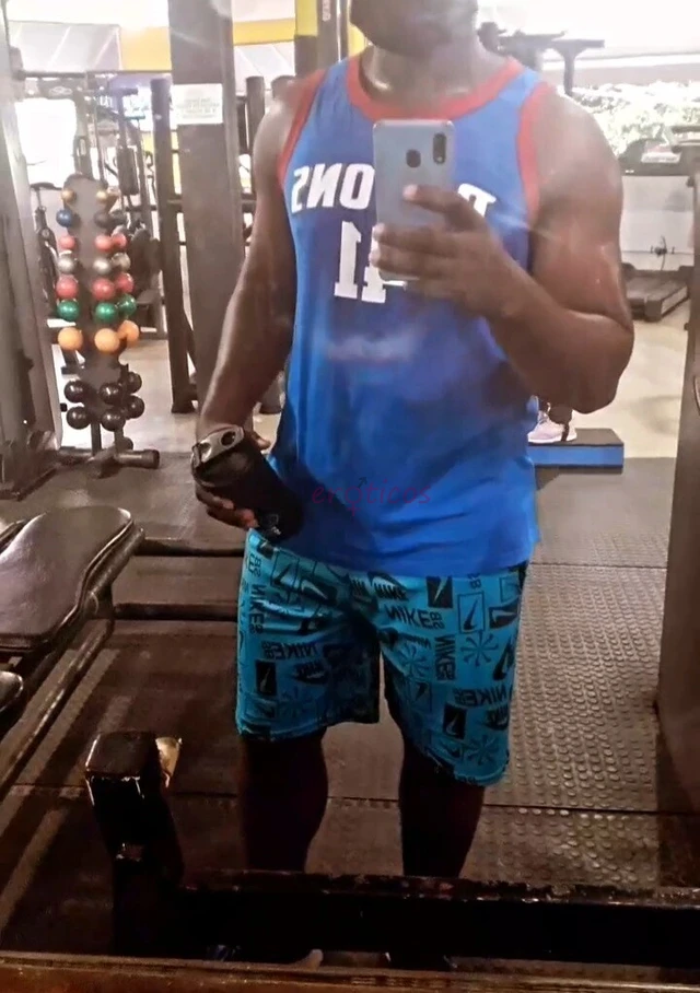 Ola meu nome e caian tenho 27 anossou limpo cheiroso educado e muito atencioso estou aqui para realizar seu desejos mais profundose te satisfazer da m...