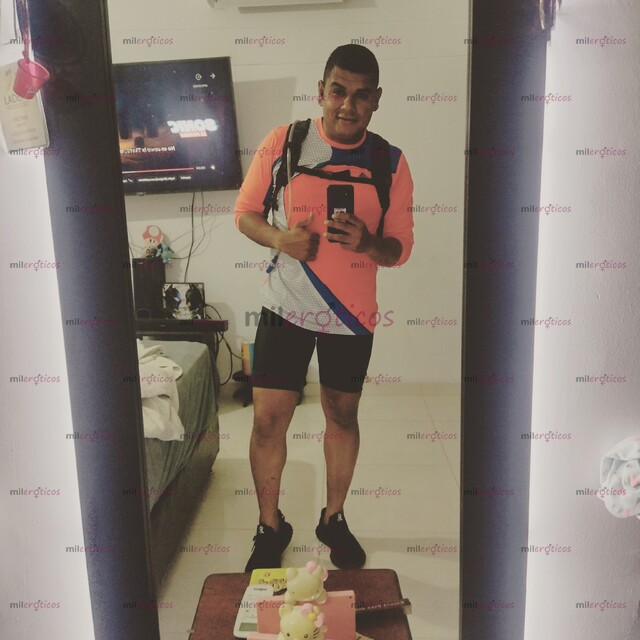 FOTOS DE ENFERMERO REAL CON EXPERIENCIA EN MASAJES