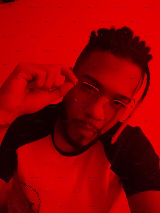 FOTOS DE HOLA QUE TAL AMORES SOY ANDREW UN CHICO DE 22 AÑOS