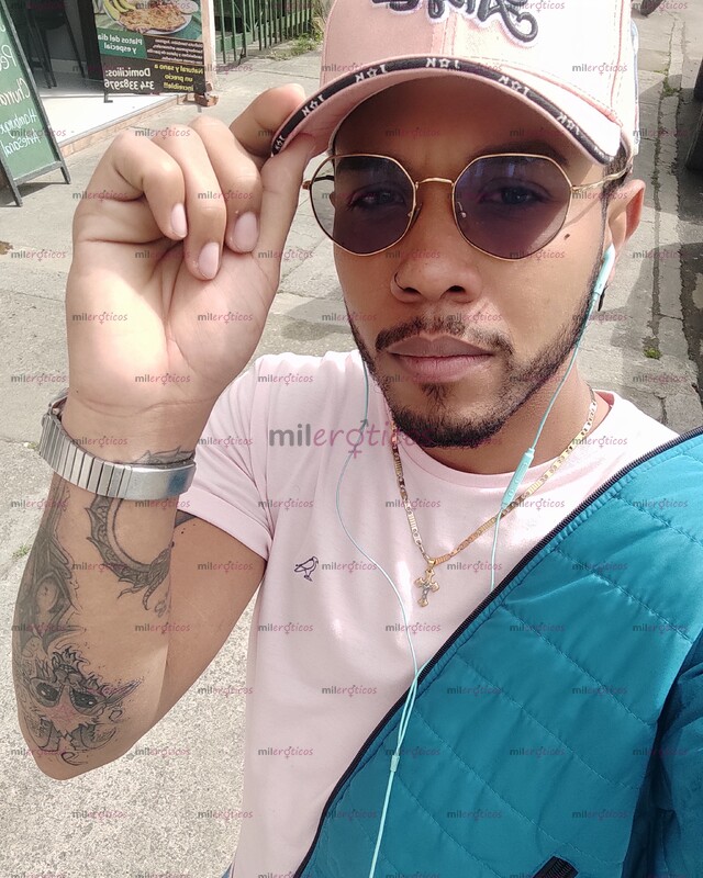 FOTOS DE HOLA QUE TAL AMORES SOY ANDREW UN CHICO DE 22 AÑOS