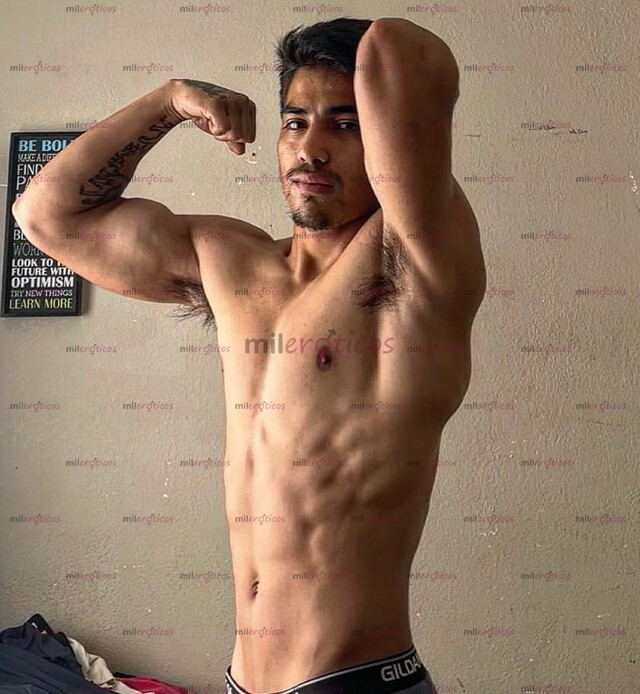 FOTOS DE JOVENCITO CON CUERPO FIT Y RICA DOTACION