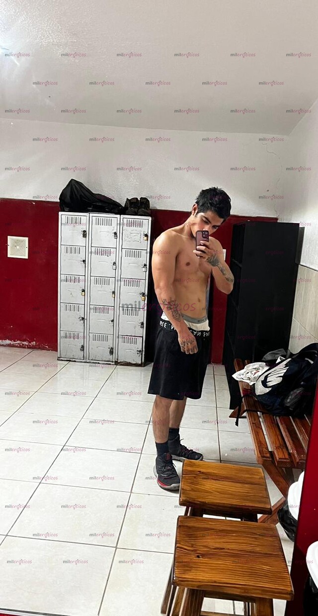 FOTOS DE JOVENCITO CON CUERPO FIT Y RICA DOTACION