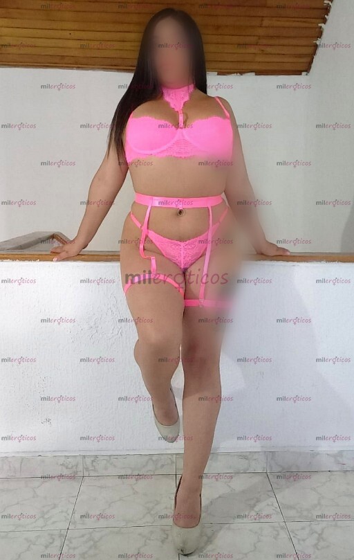 FOTOS DE JOVEN HERMOSA Y SENSUAL CON ROSTRO PÍCARO Y HERMOSAS NALGAS