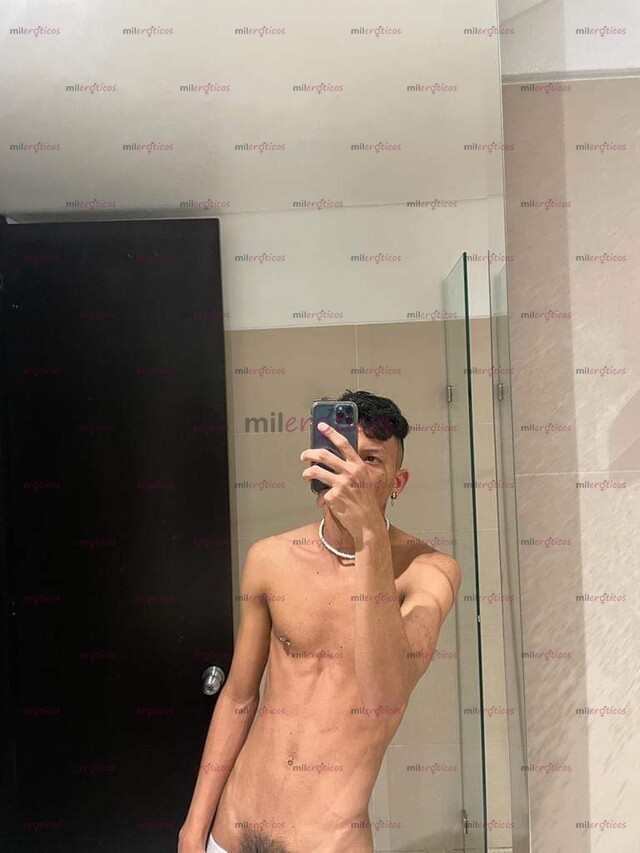 FOTOS DE JOVEN LATINO VERSÁTIL COMPLACIENTE, DISPUESTO A TODO!