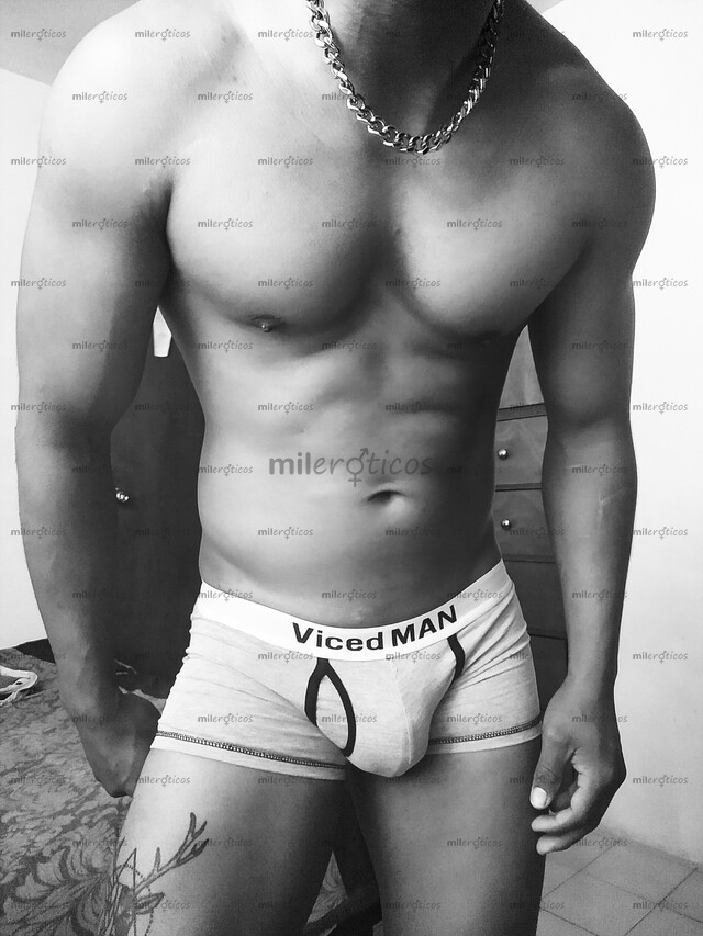 FOTOS DE MORENO, GUAPO Y COMPLACIENTE, ACOMPAÑANTE VARONIL CACHONDO