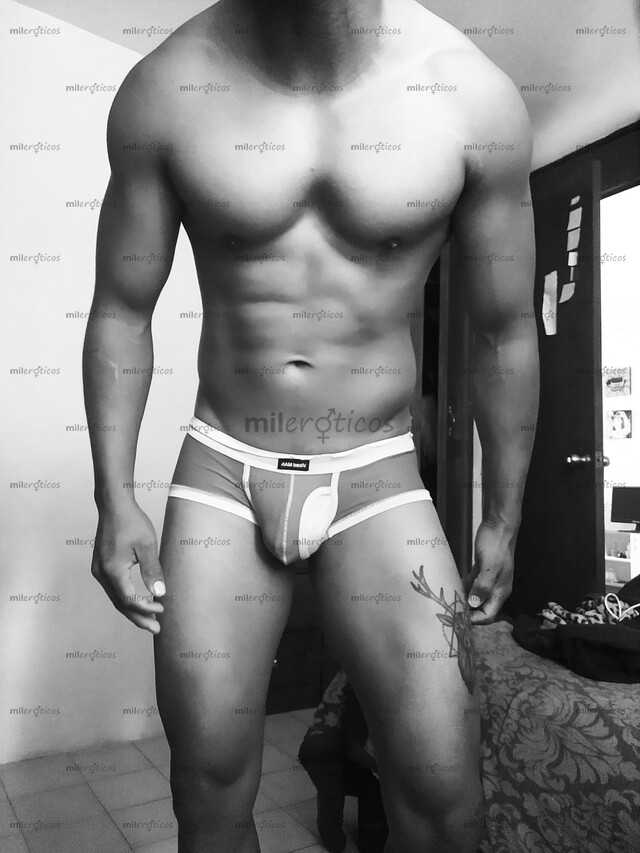 FOTOS DE MORENO, GUAPO Y COMPLACIENTE, ACOMPAÑANTE VARONIL CACHONDO