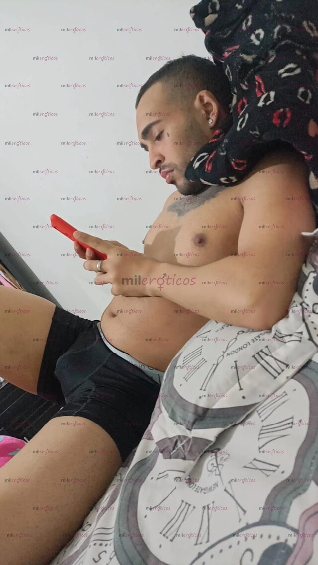 FOTOS DE SEXY MORENO VERSATIL COMPLACIENTES DIAPUESTO A TODO