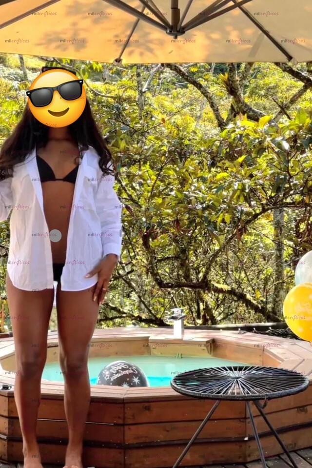 FOTOS DE NEGRA DESCOMPLICADA ARRECHITA APRETADITA VEN A CONOCERME ATIENDO HOBRES Y MUJER