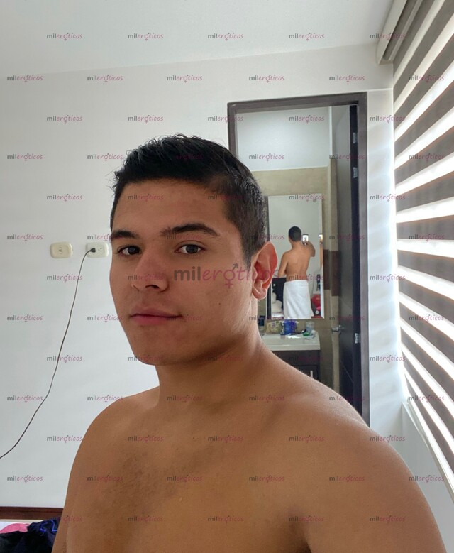 FOTOS DE THOMAS JOVEN DE 25 AÑOS VERSATIL VERGON DE 19CM