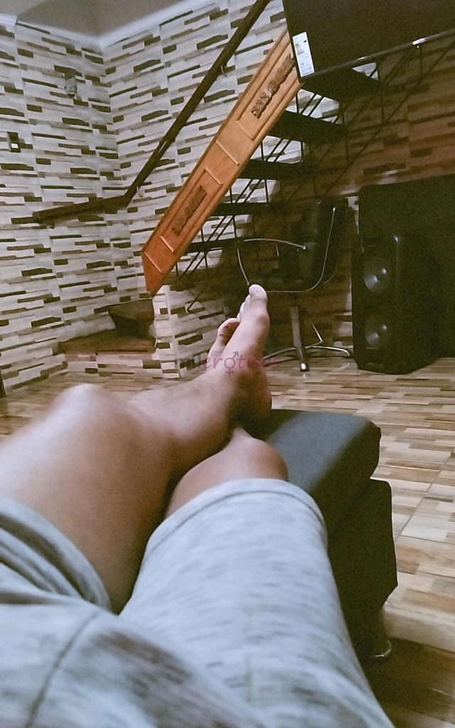 Moreno vergon 100 hetero scort activodispuesto a complecerte en tu fantasia y fetiche masaje eroticos no dudes en comunicarte conmigo vendo contenidos...