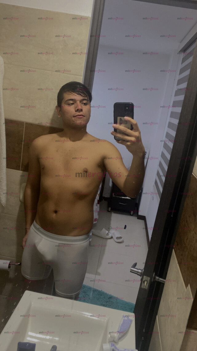 FOTOS DE THOMAS JOVEN DE 25 AÑOS VERSATIL VERGON DE 19CM