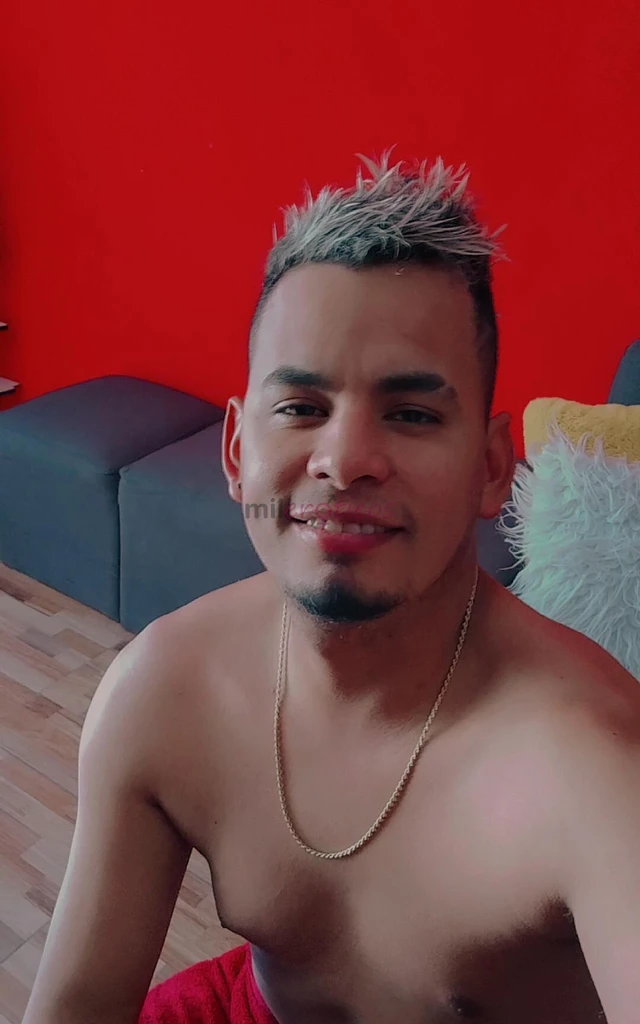 Moreno vergon 100 hetero scort activodispuesto a complecerte en tu fantasia y fetiche masaje eroticos no dudes en comunicarte conmigo vendo contenidos...