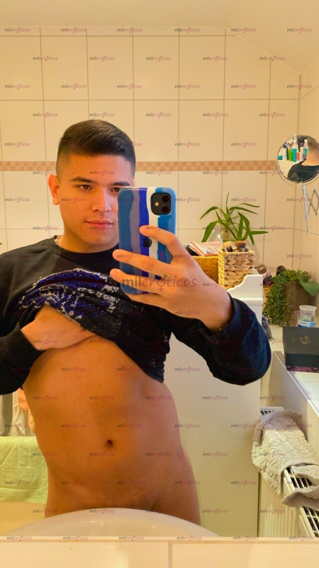 FOTOS DE THOMAS JOVEN DE 25 AÑOS VERSATIL VERGON DE 19CM