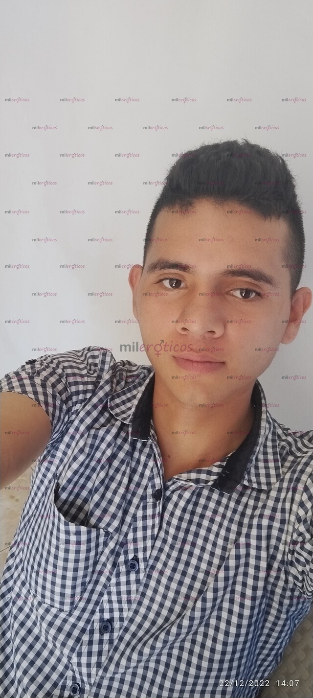 FOTOS DE ME LLAMO BRANDON, ESTUDIANTE VARONIL PARA COMPLACERTE.