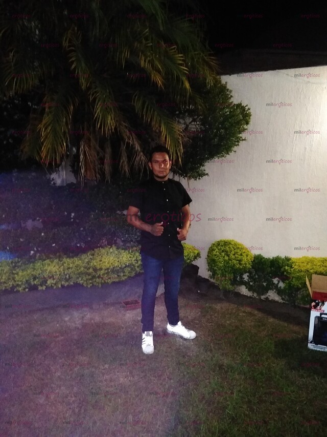 FOTOS DE CHICO MORENO COMPLACIENTE ADICTO A TODO LO Q CAUSE PLACER