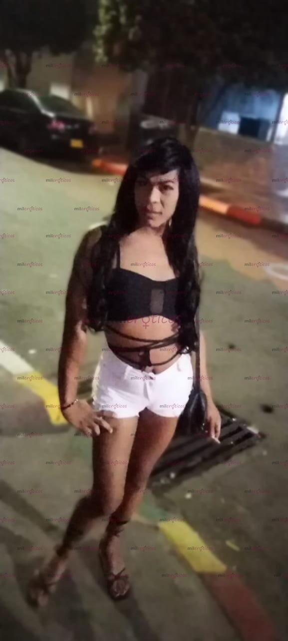 FOTOS DE HERMOSA MORENA SÚPER DOTADA DESCOMPLICADA DISPONIBLE AHORA