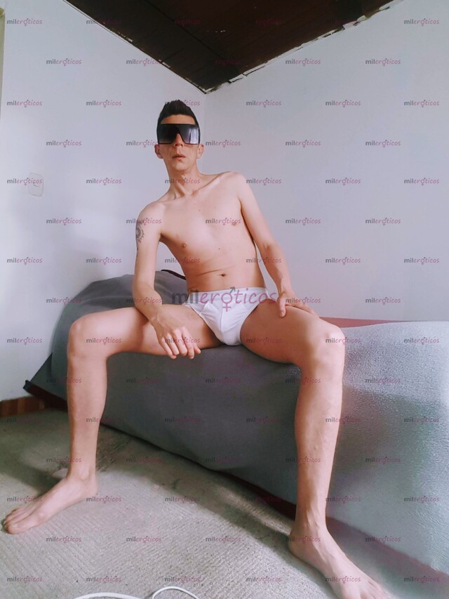 FOTOS DE EDUARDO VERGÓN 20 CM. 50 HORA. CHAPINERO