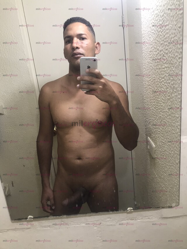 FOTOS DE MORENO FLACO ALTO COMPLACIENTE LECHERO CALIENTICA