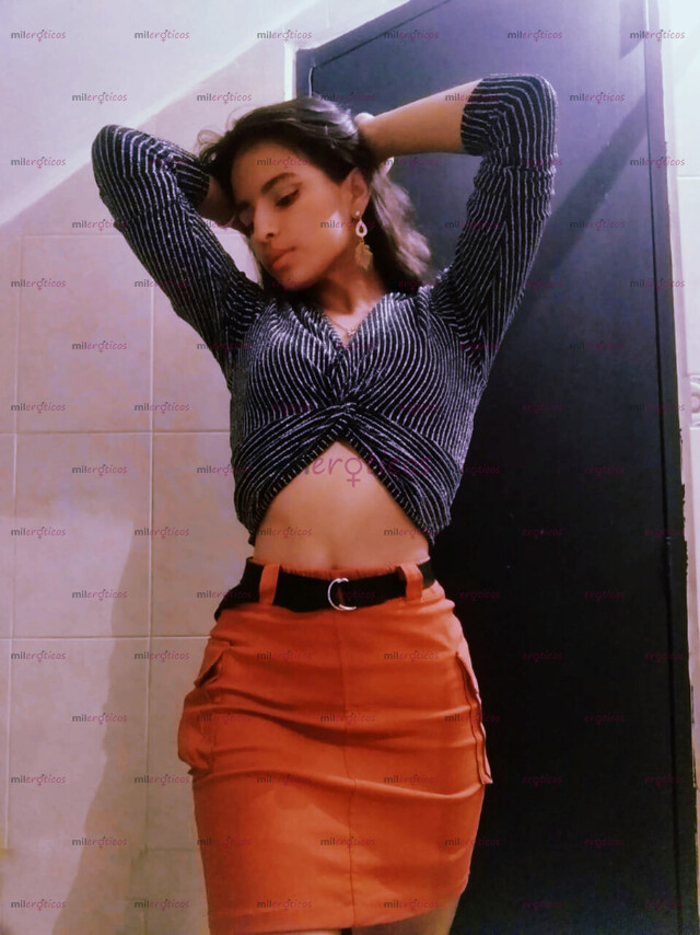 FOTOS DE TENGO LUGAR, 18 AÑOS INDEPENDIENTE SÚPER BONITA NIÑA PETITTE INICIANDO